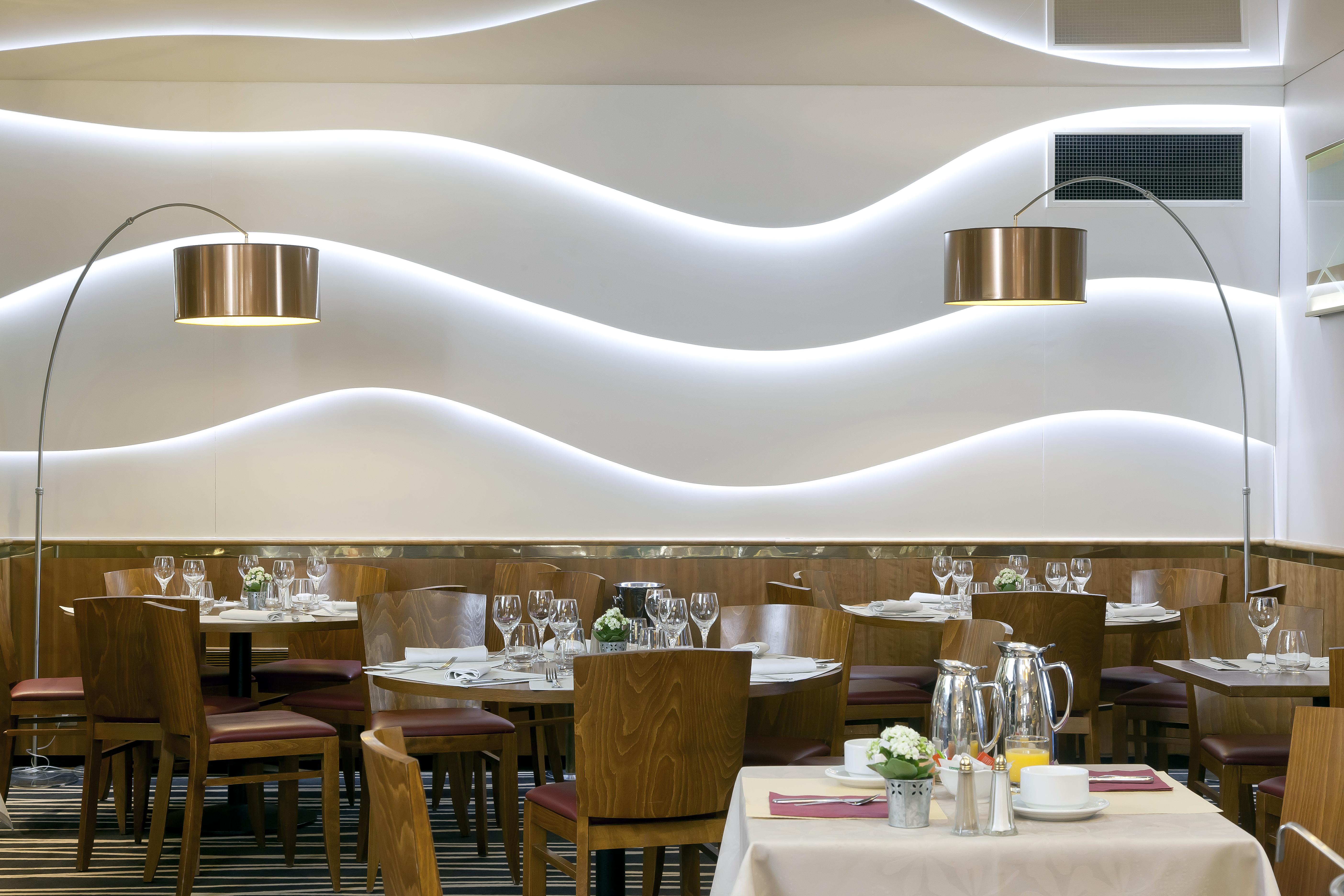 Mercure Paris 4*